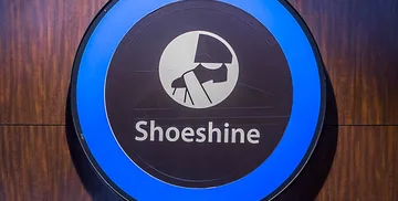 Shoeshine, Terminal 2 | 擦鞋，2 号航站楼