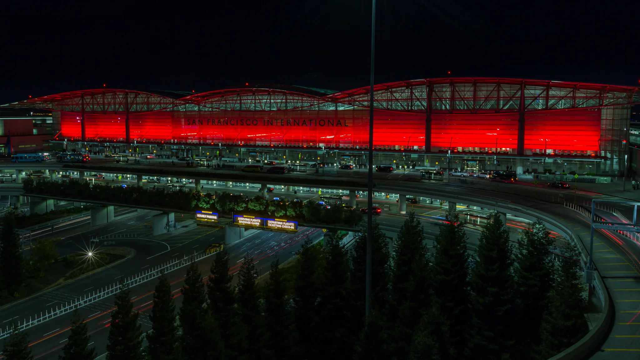 SFO International Terminal lights in red